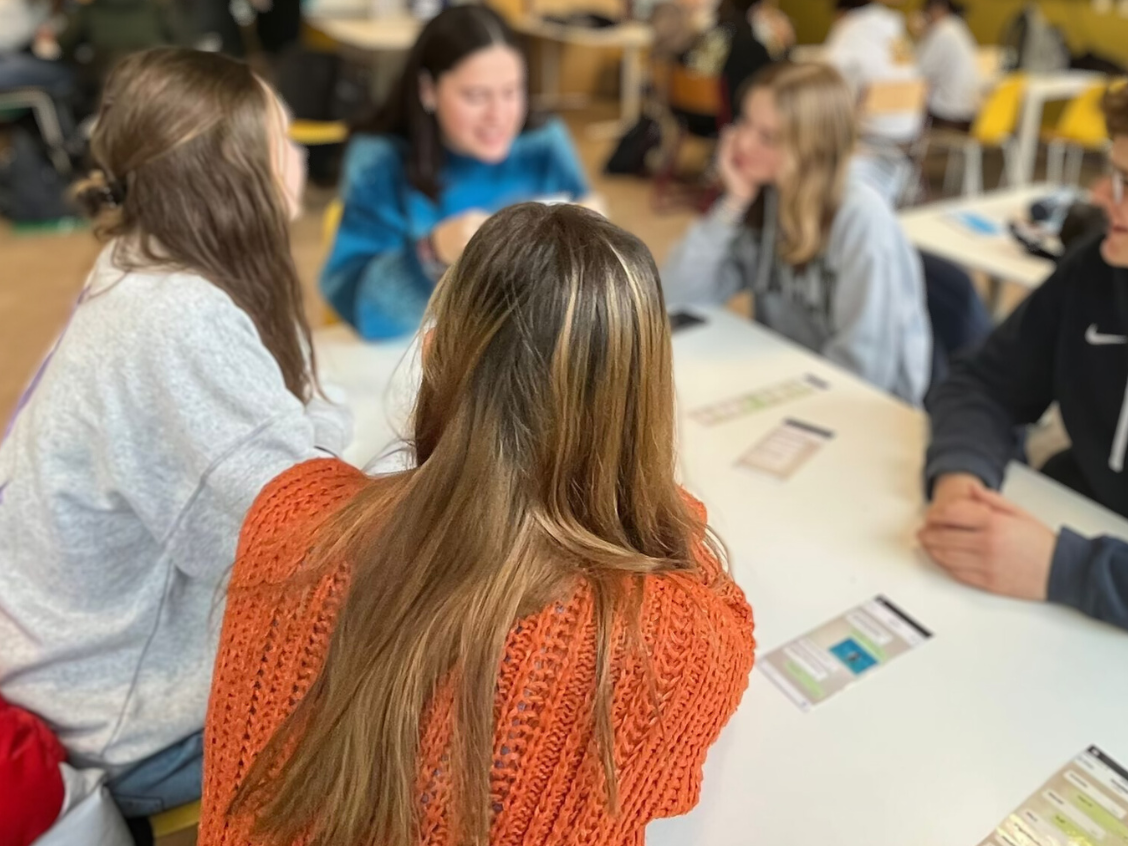 Weerbaar Op het Web vorming online weerbaarheid cyberpesten sexting online identiteit
