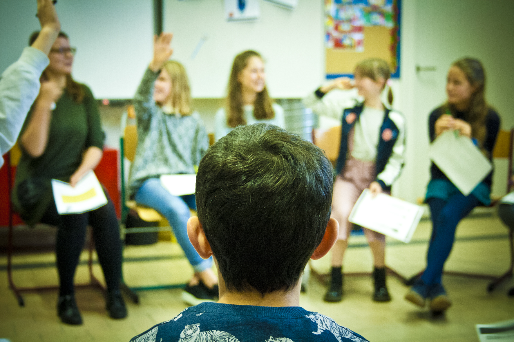 Seksuele opvoeding lagere school dankzij onze experten, die kinderen met elkaar in gesprek laat gaan over liefde, relaties, seksualiteit en alles wat daarbij hoort.